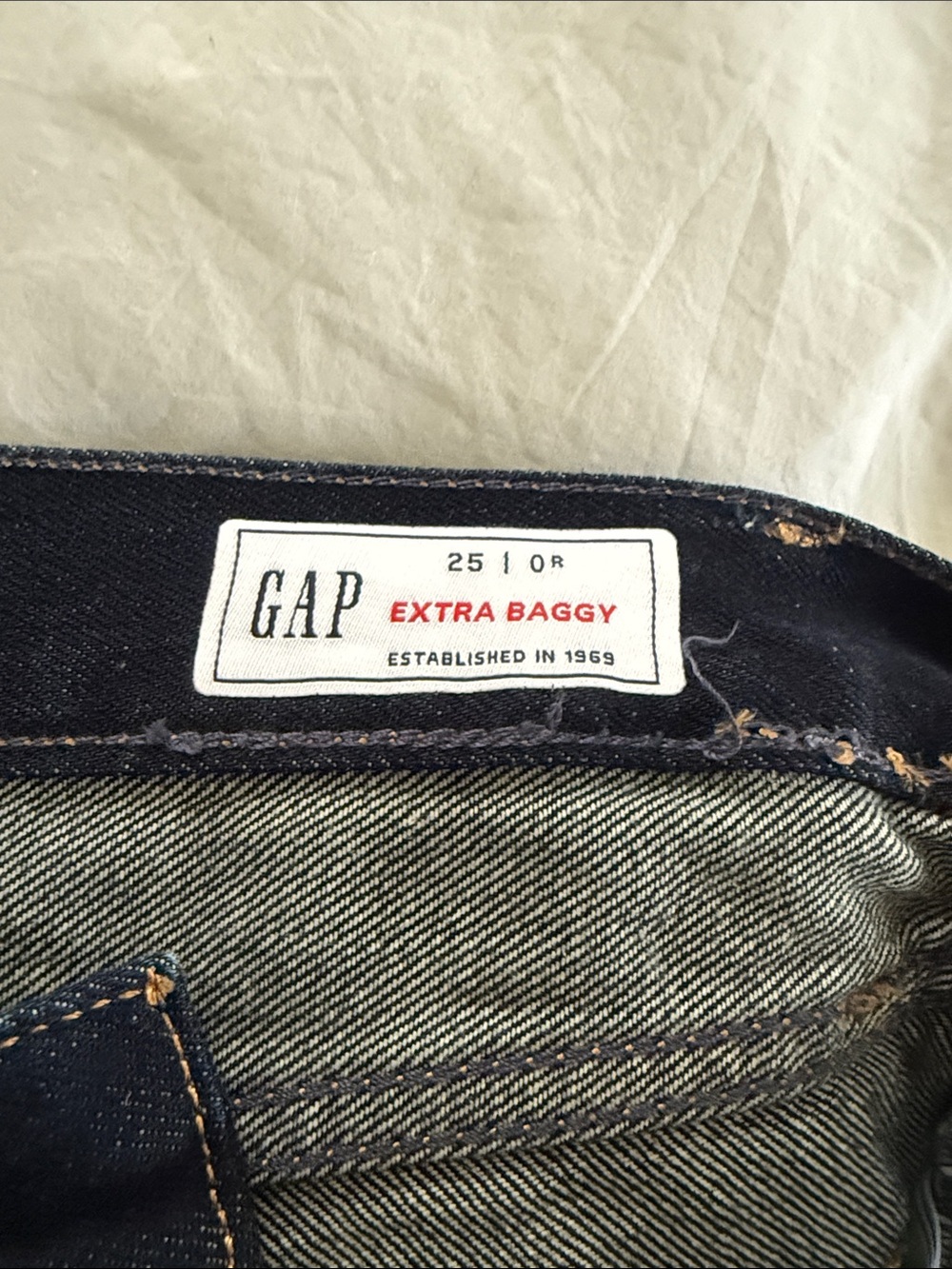 Hailey Bieber x Gap extra baggy jean NWT sz 25 - Picture 3 of 3